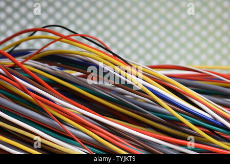 Bunte elektrische Kabel in der Telekommunikation computer Installation verwendet wird Stockfoto