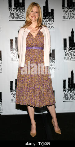 Schauspielerin Laura Linney kommt an der 28. jährlichen Muse Preisverleihung, wo sie ist im Waldorf-Astoria Hotel am 9. Dezember 2008 in New York geehrt zu werden. Die Auszeichnungen sind Teil des New Yorker Frauen in Film und Fernsehen Organisation, die die Förderung von Frauen in der Unterhaltungsindustrie unterstützt. (UPI Foto/Monika Graff) Stockfoto