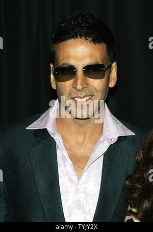 Akshay Kumar kommt für die Premiere von "Chandni Chowk nach China' an der AMC Empire 25 Theater in New York am 8. Januar 2009. (UPI Foto/Laura Cavanaugh) Stockfoto