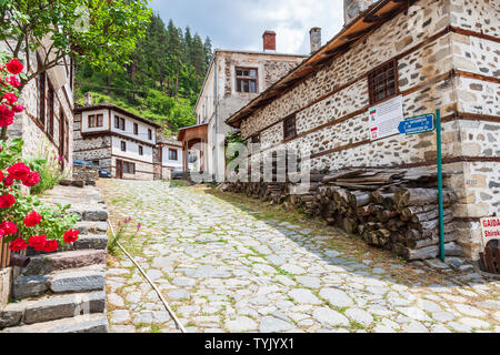 Schiroka Laka ist ein Dorf ganz im Süden Bulgariens, in Smoljan Gemeinde gelegen, Smolyan Provinz. Stockfoto