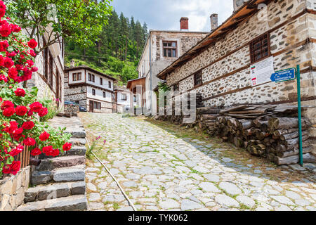 Schiroka Laka ist ein Dorf ganz im Süden Bulgariens, in Smoljan Gemeinde gelegen, Smolyan Provinz. Stockfoto