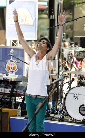 Tyson Ritter und die Amerikaner lehnt live auf der NBC Today Show vom Rockefeller Center in New York City am 17. Juli 2009 live. (UPI Foto/John angelillo) Stockfoto