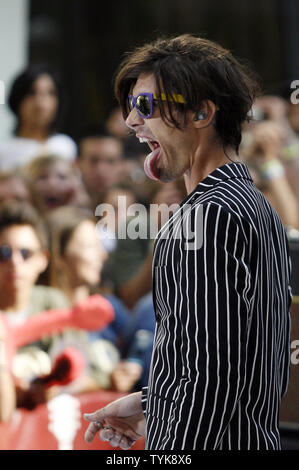 Tyson Ritter und die Amerikaner lehnt live auf der NBC Today Show vom Rockefeller Center in New York City am 17. Juli 2009 live. (UPI Foto/John angelillo) Stockfoto