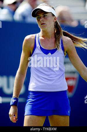 Daniela Hantuchova der Slowakei reagiert nach dem Verlieren ein Spiel zu Serena Williams aus den USA während ihres Gleichen an den US Open Tennis Championship am 6. September 2009 in New York. Williams gewann 6-2, 6-0. UPI/Monika Graff Stockfoto