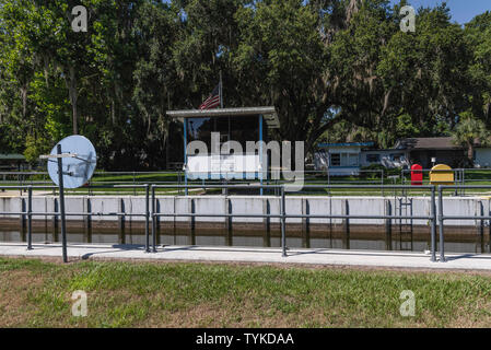 Burrell Navigations- und Damm auf der Haines Creek River in Leesburg, Florida, USA Stockfoto