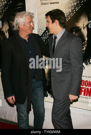 Richard Gere und Ethan Hawke kommen an der "Brooklyn Besten "Premiere auf der AMC Loews Lincoln Square Theater in New York am 2. März 2010. UPI/Laura Cavanaugh Stockfoto