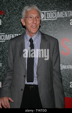 Leon Gast besucht die Premiere von Ron Galella neue Dokumentarfilm mash seine Kamera 'Premiere im Museum für Moderne Kunst in New York am 1. Juni 2010. UPI/Laura Cavanaugh Stockfoto