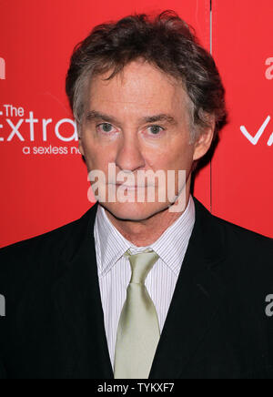 Kevin Kline kommt bei der Premiere von "The Extra Man" im Dorf östlich Kino in New York City am 19. Juli 2010. UPI/John angelillo Stockfoto