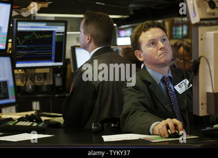 Der Handel erfolgt auf dem Fußboden der New York Stock Exchange am 5. August 2010 in New York City. UPI/Monika Graff Stockfoto