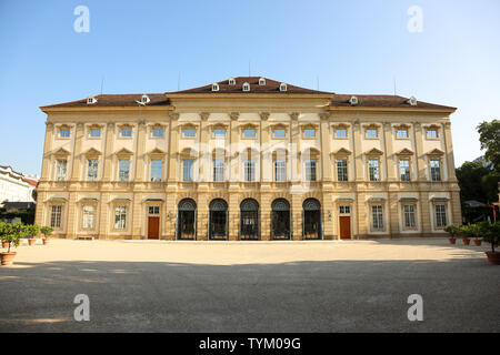 Vorderansicht des Palais Liechtenstein in Wien Stockfoto