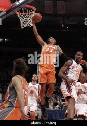 Phoenix Suns Grant Hill schießt bis lag in der ersten Hälfte gegen die New York Knicks im Madison Square Garden in New York City am 17. Januar 2011. UPI/John angelillo Stockfoto