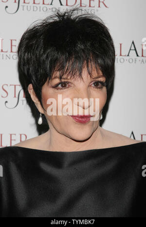 Liza Minelli kommt für Tella der Stella Adler Studio von Starlight "Gala statt am Haus von Denise Rich am 2. Mai 2011 in New York City. UPI/Monika Graff. Stockfoto