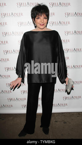 Liza Minelli kommt für Tella der Stella Adler Studio von Starlight "Gala statt am Haus von Denise Rich am 2. Mai 2011 in New York City. UPI/Monika Graff. Stockfoto