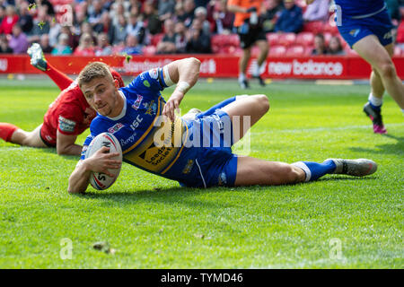 26. Mai 2019, Anfield Stadion, Liverpool, England; Dacia magische Wochenende, Betfred Super League Runde 16, St Helens vs Castleford Tiger; Jack Walker (1) von der Leeds Rhinos geht auf Kerben versuchen Credit: Craig Thomas/News Bilder Stockfoto