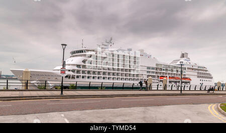 Kreuzfahrtschiff Seven Seas Navigator liegt an der Liverpool pierhead Cruise Terminal. Stockfoto