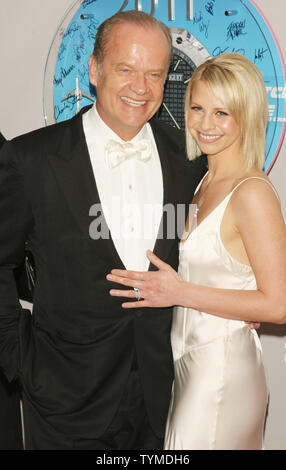 Darsteller Kelsey Grammer und Frau Kayte Walsh kommen an die 65. jährlichen Tony Awards im Beacon Theater gehalten wird am 12. Juni 2011 in New York City. UPI/Monika Graff. Stockfoto