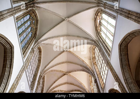 FAMAGUSTA, Zypern - 8. MÄRZ 2019: Innenseite der Lala Mustafa Pascha Moschee (früher St. Nikolaus Kathedrale) Stockfoto