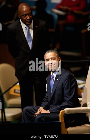 US-Präsident Barack Obama lächelt nach seiner Ansprache an die 66. Tagung der Generalversammlung der Vereinten Nationen bei der UN am 21. September 2011 in New York City. UPI/Monika Graff Stockfoto