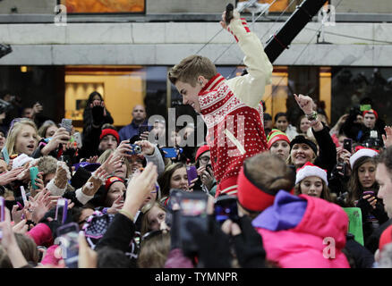 Justin Bieber führt auf NBC's "Heute" zeigen am Rockefeller Center in New York City am 23. November 2011. UPI/John angelillo Stockfoto