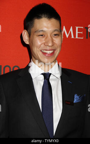 Jeremy Lin kommt für die Zeit 100 Gala im Frederick S. Rose Hall im Lincoln Center in New York am 24. April 2012. UPI/Laura Cavanaugh Stockfoto