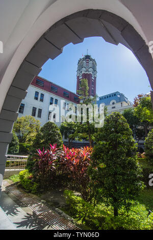 Nacht Blick auf den Präsidentenpalast, 101 Gebäude, Liberty Square in Taipei, Taiwan von Ende November bis Anfang Dezember 2018 Stockfoto