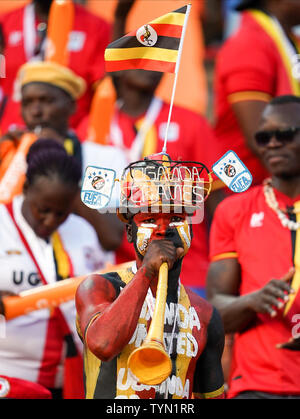 Juni 26, 2019: ugandische Fans während der Fußball-Afrikameisterschaft 2019 Match zwischen Simbabwe und Uganda im Cairo International Stadium in Kairo, Ägypten. Ulrik Pedersen/CSM. Stockfoto