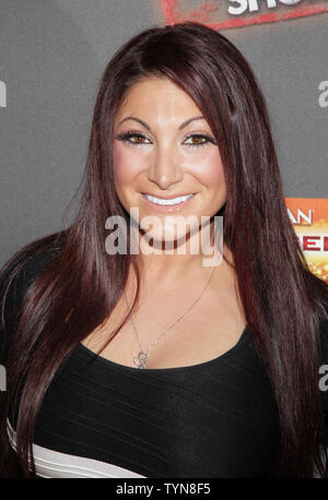 Deena Nicole Cortese kommt auf dem roten Teppich für die 'Jersey Shore' Saison Premiere auf der Bagatelle in New York City am 4. Oktober 2012. UPI/John angelillo Stockfoto