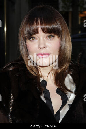 Rose McGowan kommt an Cosmopolitan's 'Cosmo 100' mit New York Citys 100 mächtigsten Frauen im Michael's Restaurant in New York City am 12. November 2012. UPI/John angelillo Stockfoto