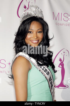 Fräulein USA Nana Meriwether auf der Bühne steht, nach der Krönung Zeremonie der neue Miss USA im Trump Tower in New York City am 9. Januar 2013. Nana Meriwether erster Zweiter in der Miss USA Pageant, übernimmt Miss USA Herrschaft nach Olivia Culpo der Miss Universe Titel 2012 gewonnen. UPI/John angelillo Stockfoto