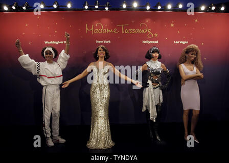 Vier Wachsfiguren von Pop-ikone Whitney Houston werden zum ersten Mal bei Madame Tussauds in New York City vorgestellt am 7. Februar 2013. Die vier Whitney Houston Wachsfiguren werden in jeder der vier US-Madame Tussauds in New York City, Washington D.C., Hollywood und Las Vegas installiert werden. UPI/John angelillo Stockfoto