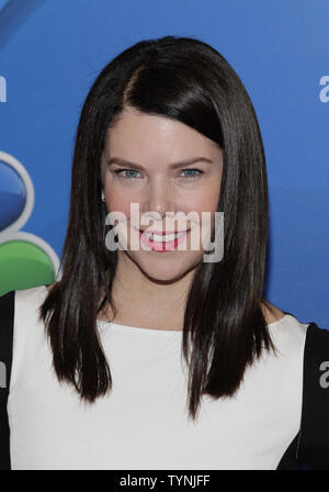 Lauren Graham kommt auf dem roten Teppich an der 2013 ABC Upfront Präsentation in der Radio City Music Hall in New York City am 13. Mai 2013. UPI/John angelillo Stockfoto