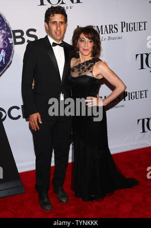 Andrea Martin kommt auf dem roten Teppich auf der 67. jährlichen Tony Awards in der Radio City Music Hall am Juni 9, 2013 in New York City. UPI/Monika Graff Stockfoto