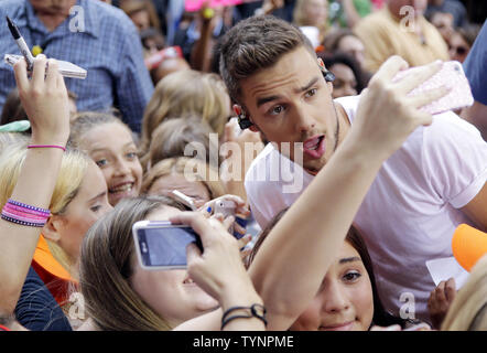Bandmitglied Liam Payne führt mit einer Richtung auf der NBC Today Show am Rockefeller Center in New York City am 23 August, 2013. UPI/John angelillo Stockfoto