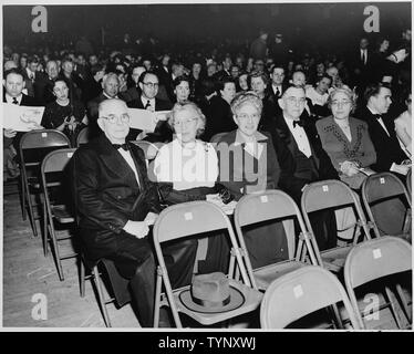 Blick auf Publikum an Präsident Truman inagurual Gala im National Guard Armory in Washington D. C. Stockfoto