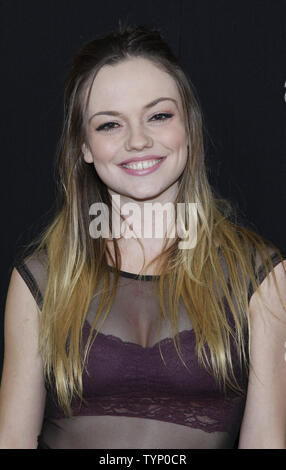 Emily Meade kommt auf dem roten Teppich an der Amerikanischen Hustle Premiere auf der Ziegfeld Theater in New York City am 8. Dezember 2013. UPI/John angelillo Stockfoto