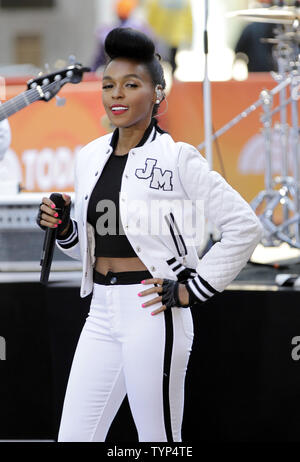 Janelle Monae führt auf der NBC Today Show am Rockefeller Center in New York City am 9. April 2014. UPI/John angelillo Stockfoto