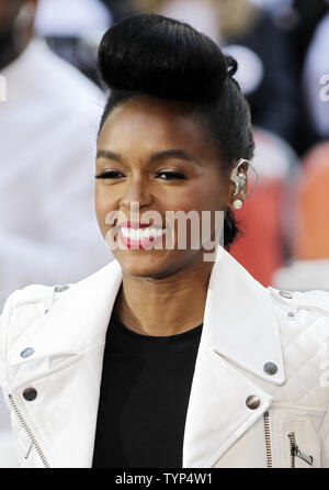 Janelle Monae führt auf der NBC Today Show am Rockefeller Center in New York City am 9. April 2014. UPI/John angelillo Stockfoto