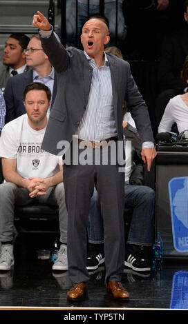 Brooklyn Nets Head Coach Jason Kidd reagiert im ersten Viertel gegen die Toronto Raptors in Spiel 6 der Eastern Conference Viertelfinale bei Barclays Center in New York City am 2. Mai 2014. UPI/Rich Kane Stockfoto