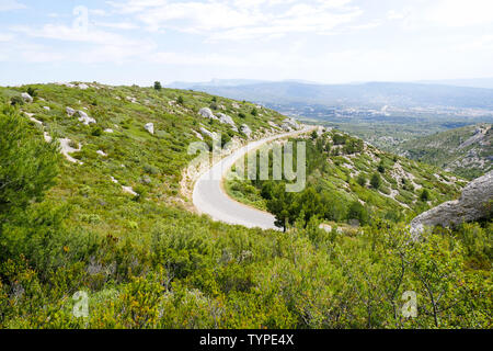 Blick auf den Bergrücken Straße - Route des Crêtes joigning, Cassis, La Ciotat,, Bouches-du-Rhone, Frankreich Stockfoto