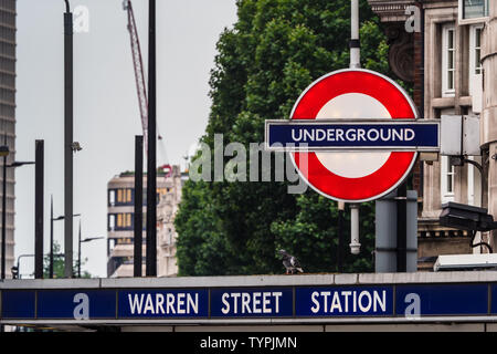 U-Bahnstation Warren Street-U-Bahnstation Warren Street in Central London. Die Londoner U-Bahn: Warren Street Station Stockfoto