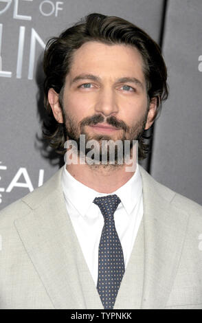 Michiel Huisman kommt auf dem roten Teppich am Lionsgate New York Premiere von "Das Zeitalter der Adaline' an der AMC Loews Lincoln Square Theater in New York City am 19. April 2015. Foto von Dennis Van Tine/UPI Stockfoto