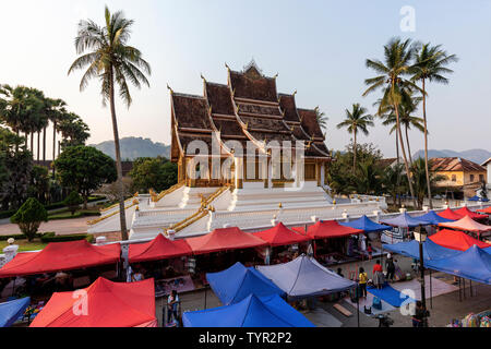 LUANG PRABANG, LAOS - MÄRZ 2019; Haw Pha Bang Tempel Stockfoto