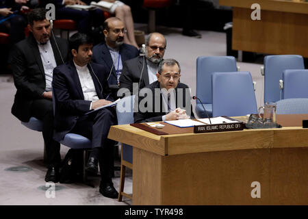 Uno, New York, USA. 26. Jun 2019. Majid Takht Ravanchi (vorne), iranische Ständiger Vertreter bei den Vereinten Nationen, Adressen Halbfinale der Sicherheitsrat - jährliche Unterrichtung über die Umsetzung der Resolution 2231, die die umfassenden Gemeinsamen Aktionsplan (JCPOA) auf das iranische Atomprogramm gebilligt wurde, auf das UN-Hauptquartier in New York, 26. Juni 2019. Quelle: Xinhua/Alamy leben Nachrichten Stockfoto