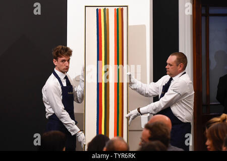 London, Großbritannien. 26. Juni 2019. ''21'' von Morris Louis, (Est. £ 300.000 - 400.000) für ein Hammer Preis von £ 620.000 zeitgenössische Kunst bei Sotheby's Abend Verkauf in der New Bond Street Galerien verkauft. Credit: Stephen Chung/Alamy leben Nachrichten Stockfoto