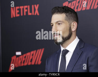 Jon Bernthal kommt auf dem roten Teppich am Daredevil 2 Saison Premiere auf AMC Loews Lincoln Square 13 Theater am 10. März 2016 in New York City. Foto von John angelillo/UPI Stockfoto