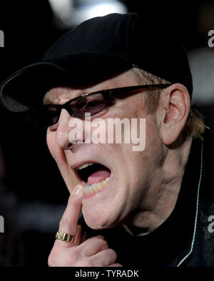 Eingezogenes Rick Nielsen von Cheap Trick kommt in der Presse Zimmer auf der 31. jährlichen Rock And Roll Hall Of Fame Induction Ceremony bei Barclays Center am 8. April 2016 in New York City. Die 2016 Klasse verfügt über Chicago, Cheep Trick und Deep Purple. Foto von Dennis Van Tine/UPI Stockfoto