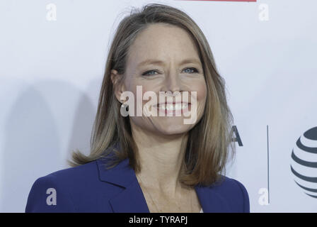 Jodie Foster kommt auf dem roten Teppich an der 'Taxi Driver' 40. Jahrestag Feier während des Tribeca Film Festival 2016 im Beacon Theatre am 21. April 2016 in New York City. Foto von John angelillo/UPI Stockfoto
