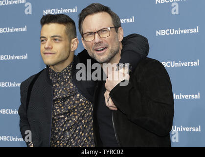 Rami Malek und Christian Slater ankommen Auf dem Teppich die 2016 NBCUNIVERSAL Upfront in der Radio City Music Hall am 16. Mai 2016 in New York City. Foto von John angelillo/UPI Stockfoto