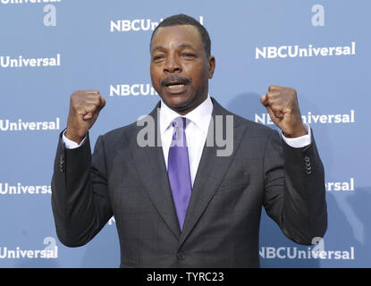 Carl Wetter kommt auf den Teppich, die 2016 NBCUNIVERSAL Upfront in der Radio City Music Hall am 16. Mai 2016 in New York City. Foto von John angelillo/UPI Stockfoto