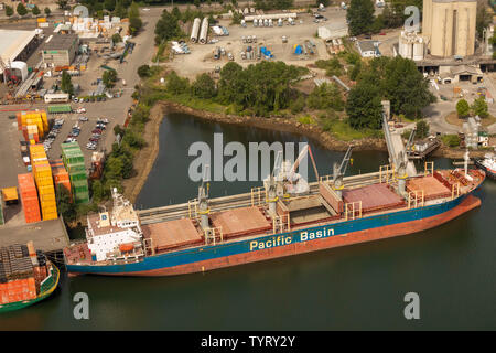 Pacific Basin Supramax Schiff angedockt in Duwamish Wasserstraße, Seattle, Washington State, USA Stockfoto